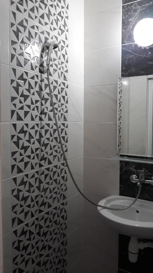 Иглика Hotel Ямбол Екстериор снимка